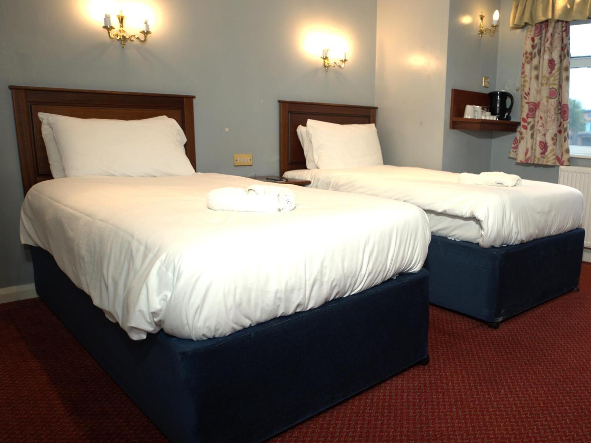 Consort Hotel Ротерхам Экстерьер фото