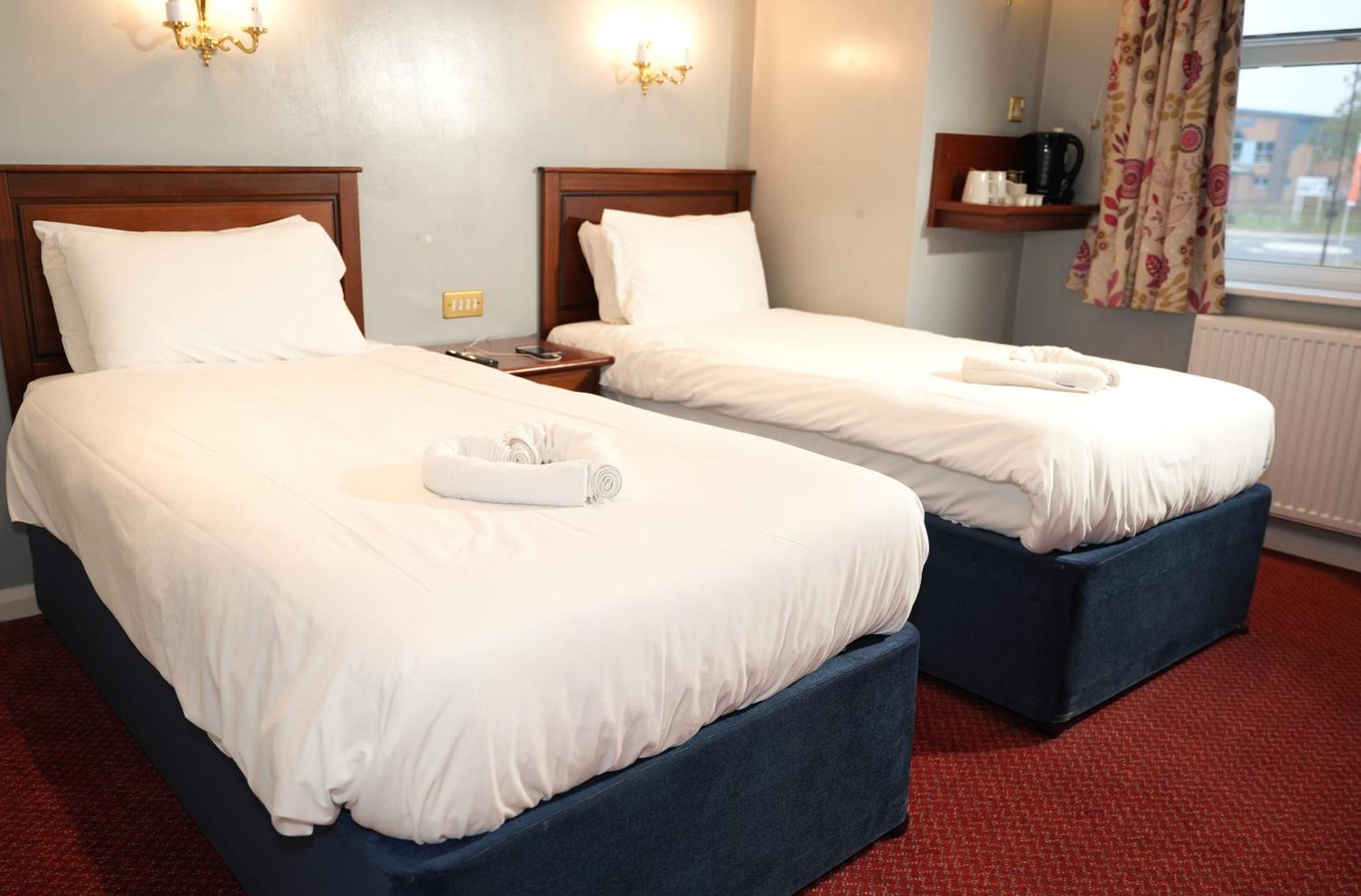 Consort Hotel Ротерхам Экстерьер фото